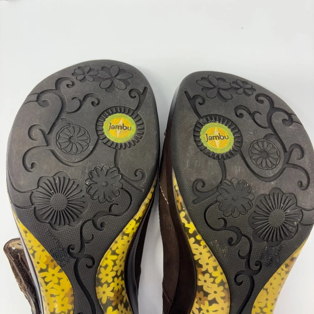 Jambu Touring Wedge Sandals 8.5M Brown Suede Peep Toe Floral Comfort Boho